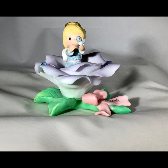 PRECIOUS MOMENTS March Flower 2001 perfect - Picture 8 of 15